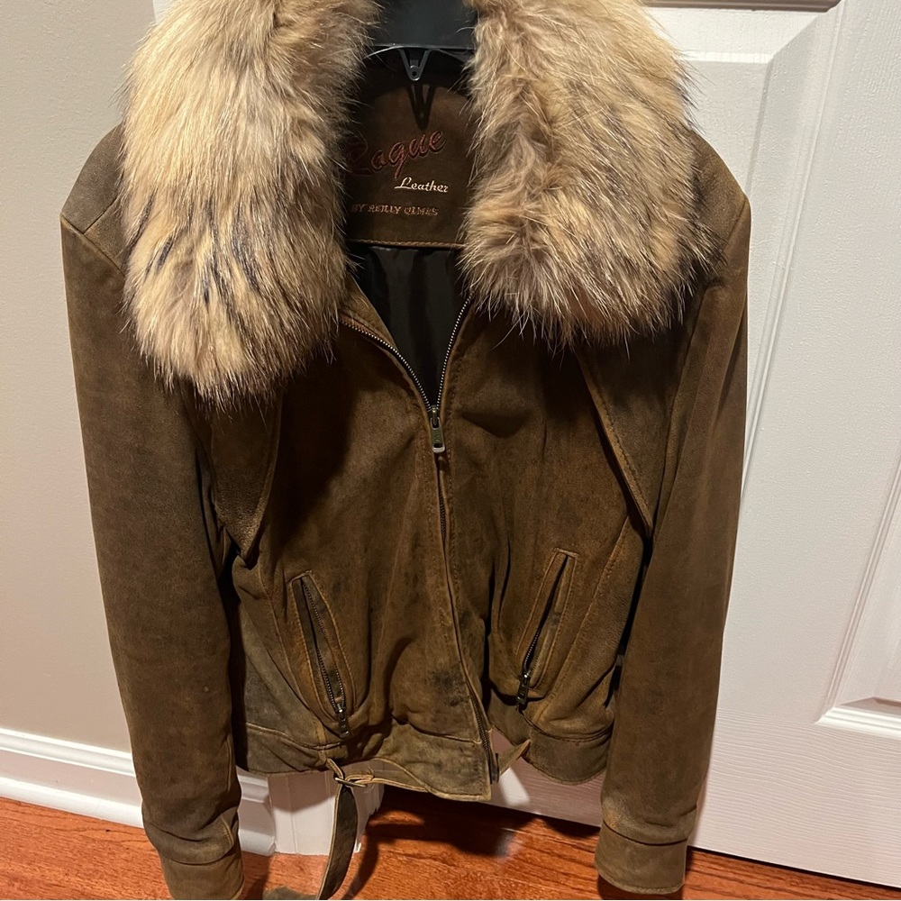 Leather motor jacket with real fox collar, good condition, warm and cozy